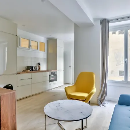 Guestready -- Spacious Corner Apartment Opera District Paris